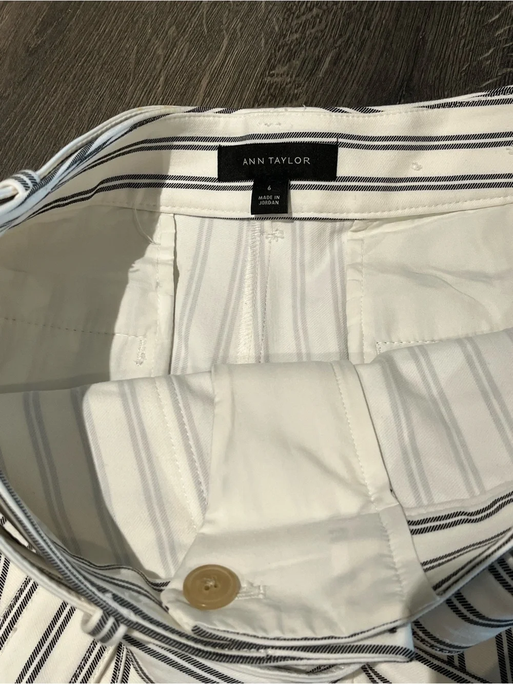 Ann Taylor Striped Tie Waist Shorts | Size 6 | Nautical Summer Style - Picture 3 of 5